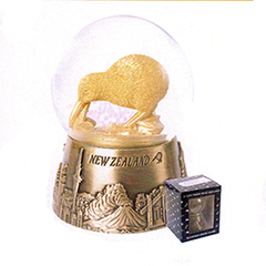 Kiwi & Cities Snow Globe - RSG15M
