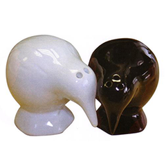 Kiwis Salt & Pepper Shakers - 10231